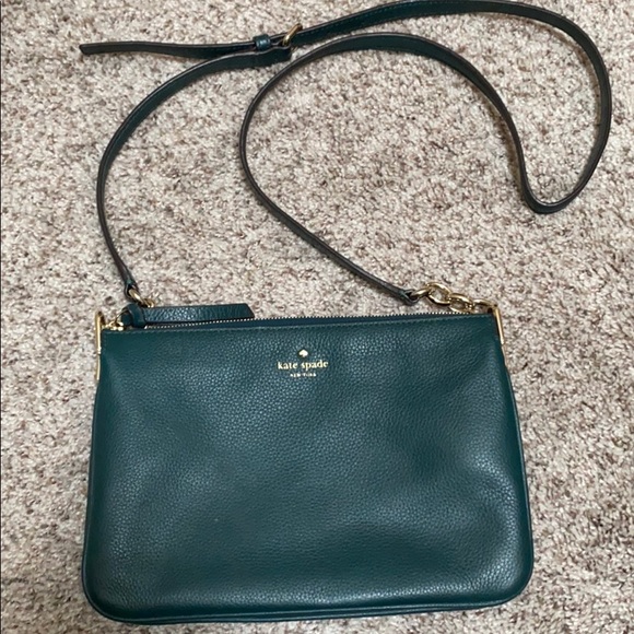 kate spade Handbags - ♠️ KATE SPADE CROSSBODY+ GIFT BAG: PRICE FIRM